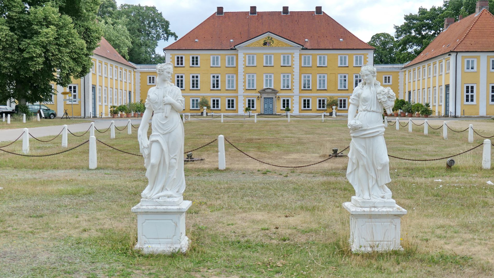 WOTERSEN -  Schloss (Gut) Wortensen in Schleswig-Holstein